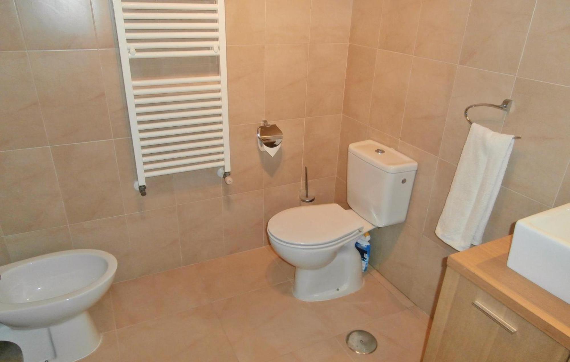 2 Bedroom Beautiful Apartment In 苏兹纳 外观 照片