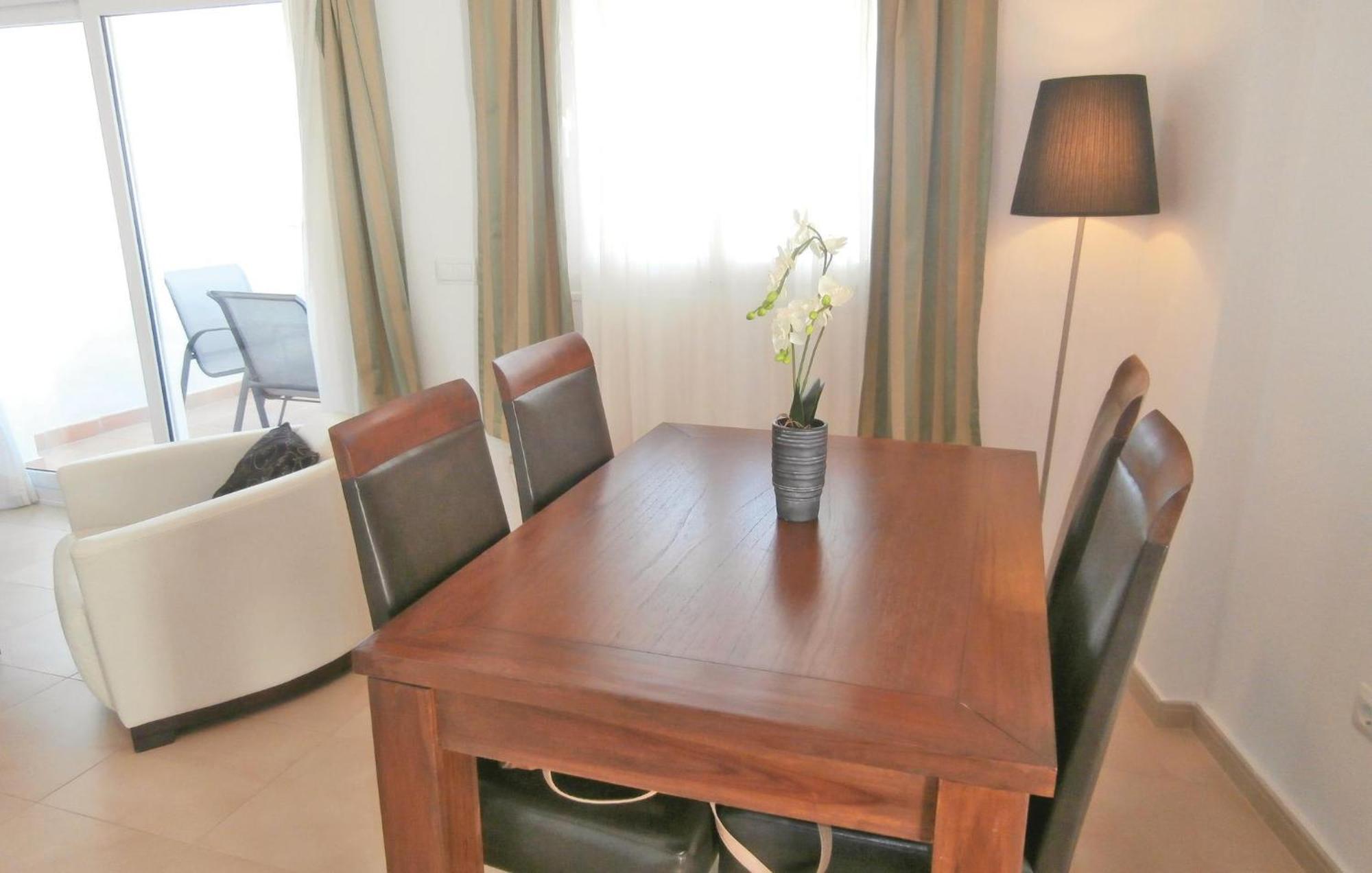 2 Bedroom Beautiful Apartment In 苏兹纳 外观 照片