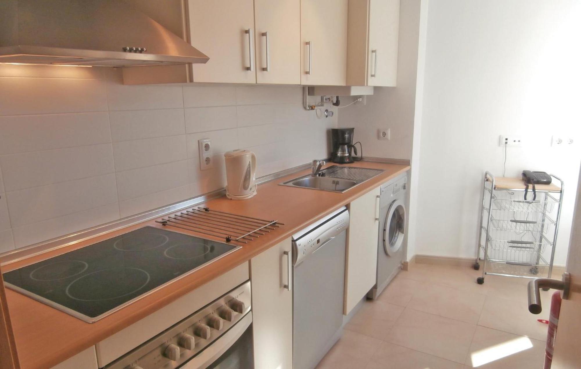 2 Bedroom Beautiful Apartment In 苏兹纳 外观 照片